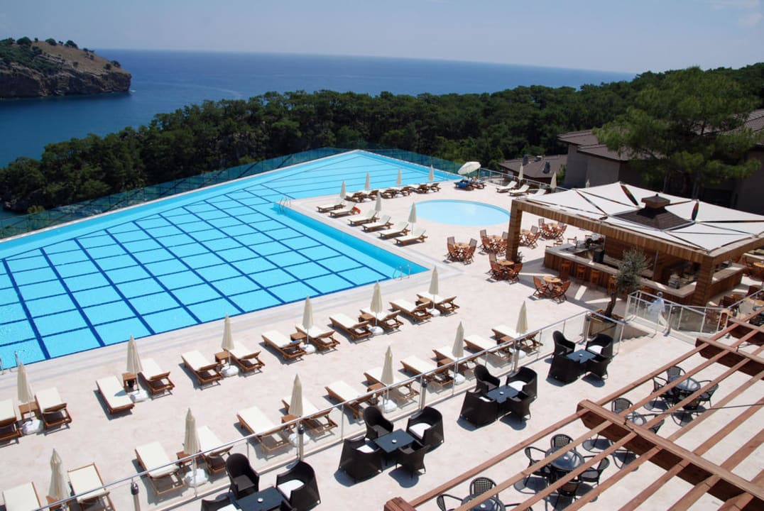 Aktivitätenpool mit Bar TUI BLUE Seno - Adults Only