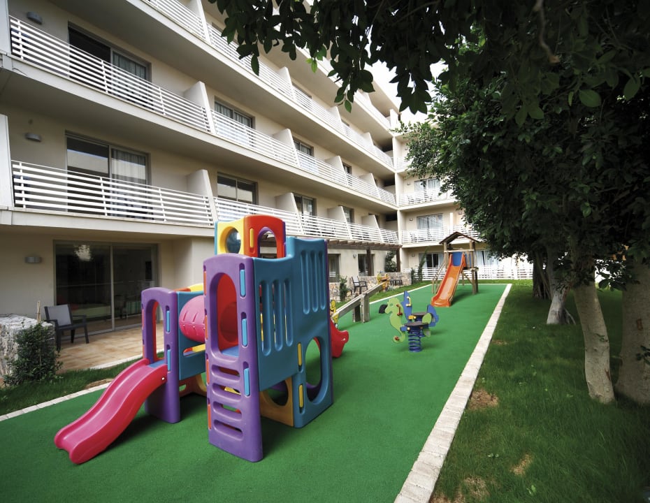 Parque infantil Occidental Cala Viñas