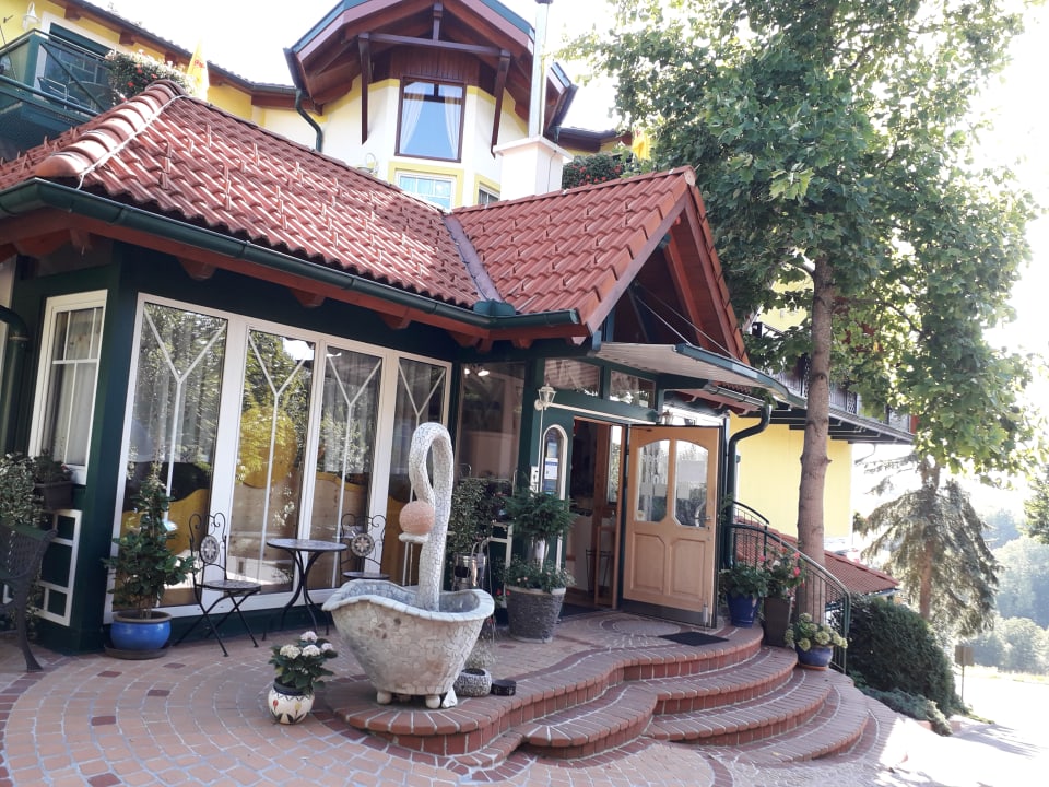 Außenansicht Thermenhof PuchasPLUS Loipersdorf