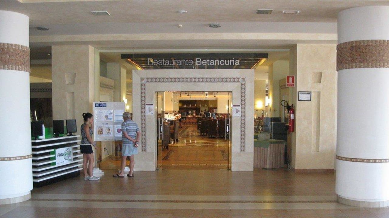 Eingang zum Hauptrestaurant H10 Tindaya