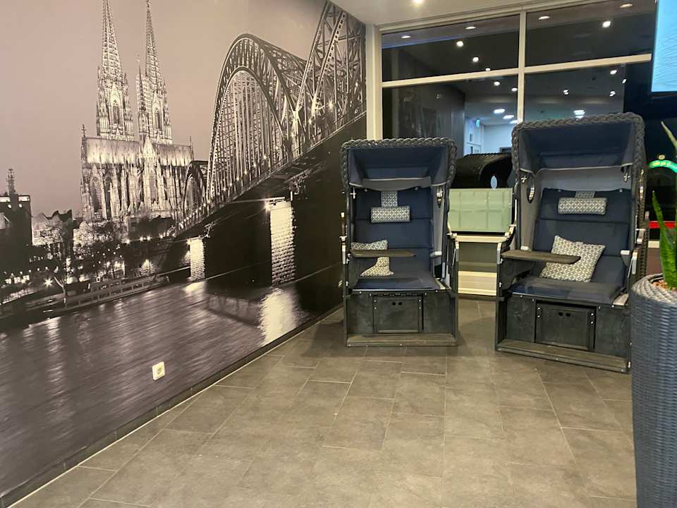 Lobby Essential by Dorint Hotel Köln-Junkersdorf