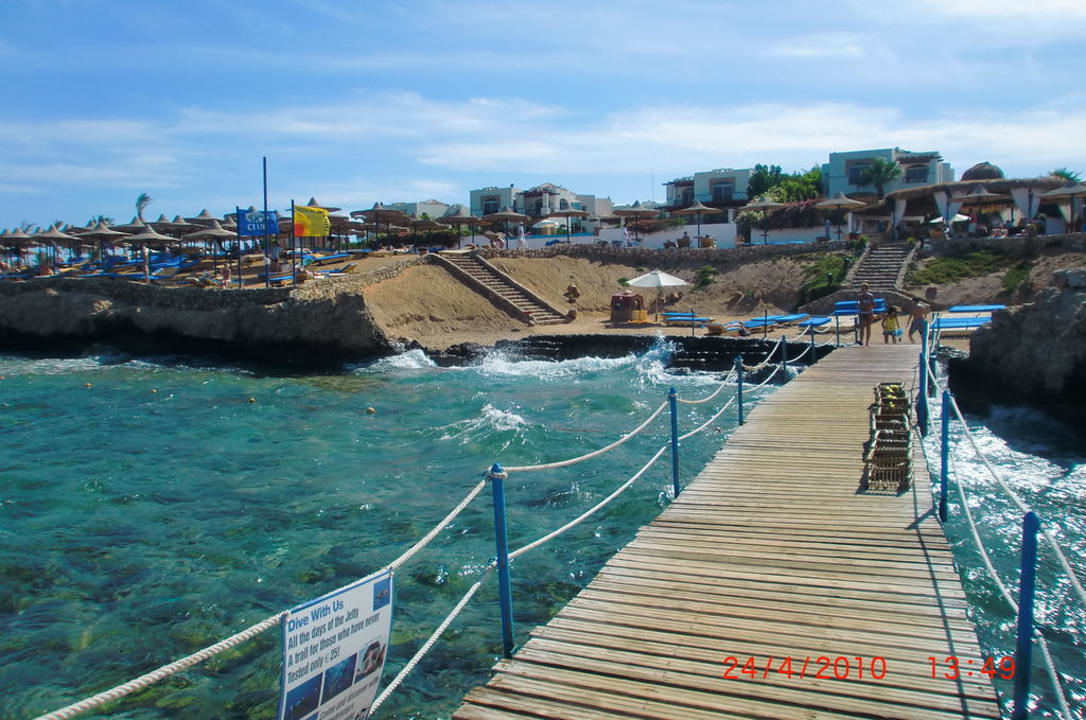 Steg über das Hausriff Amphoras Blu