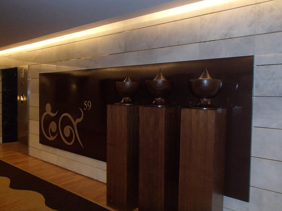 Vor dem Aufzug Tower Club At Lebua