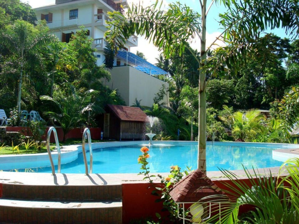 Pool facilities Hotel Hof Gorei Beach Resort