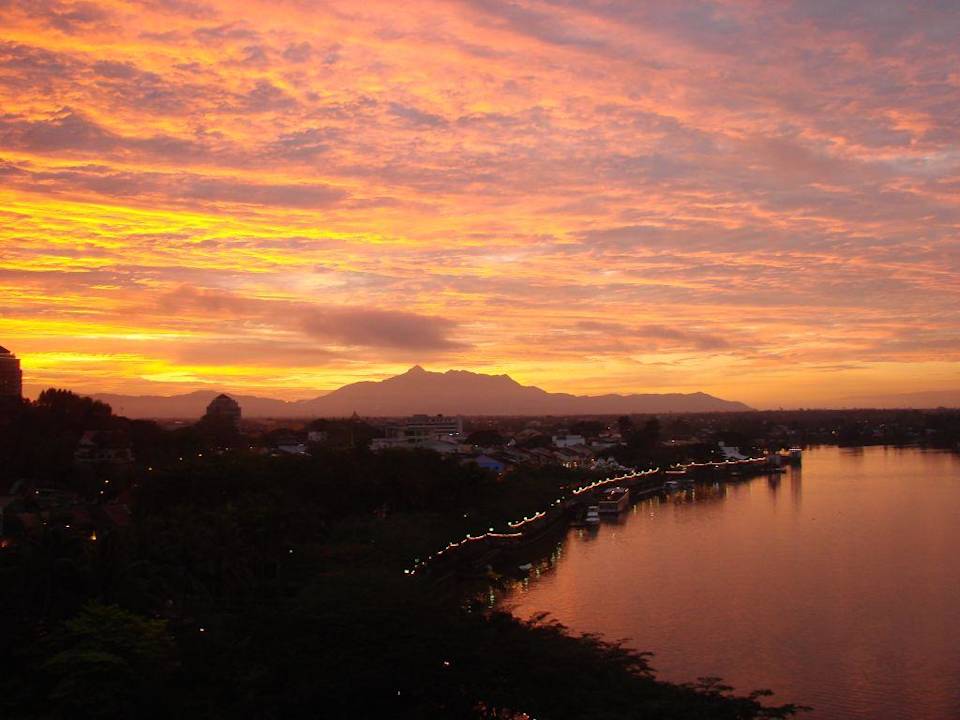 Blick aus dem Hilton Kuching auf die Watefront Hilton Kuching