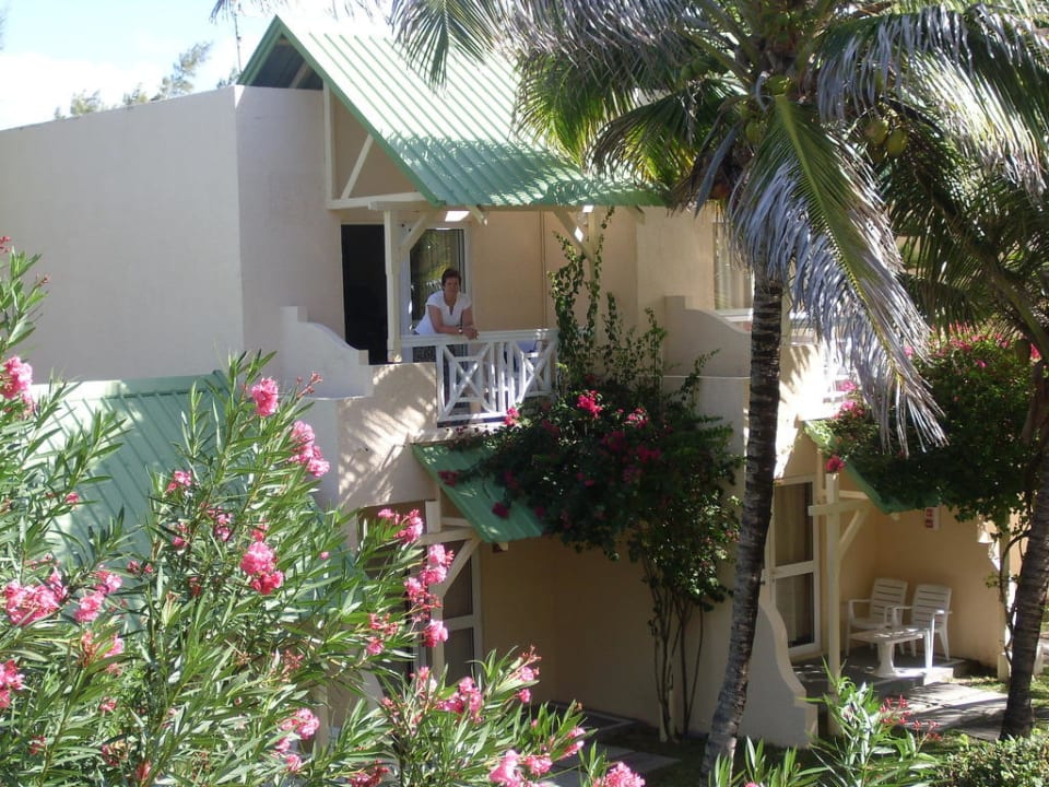 Gartenhaus, oben Hotel Silver Beach
