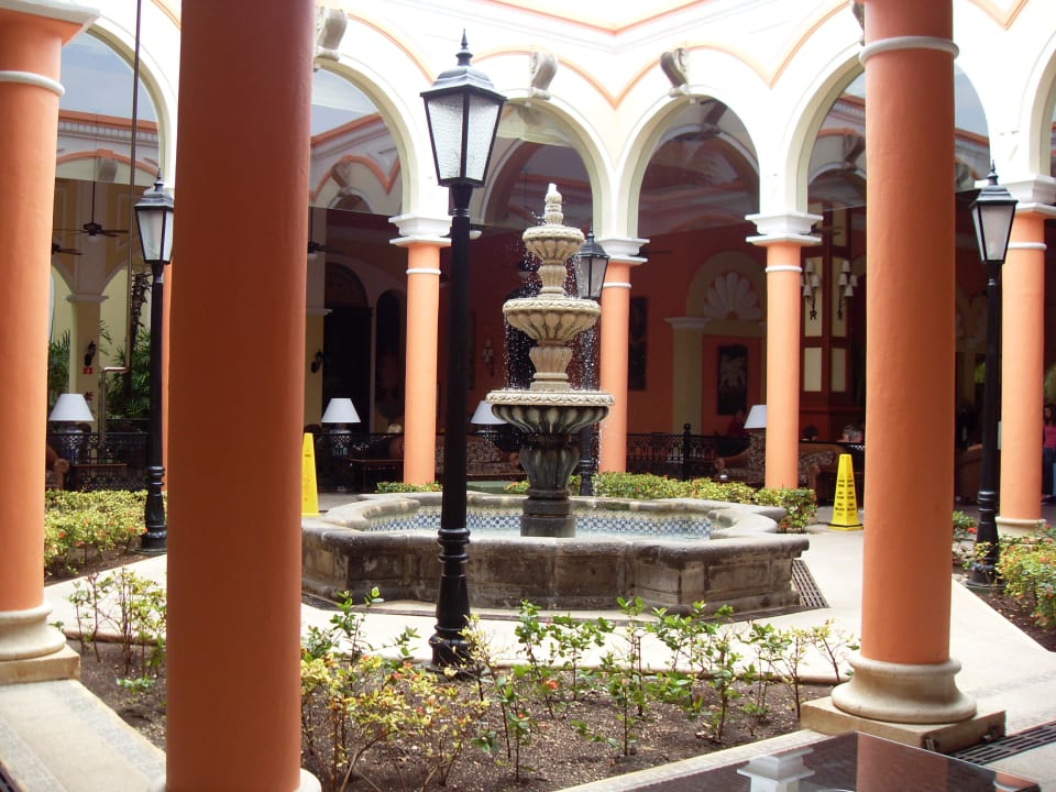 Fontaine Hotel Riu Tequila
