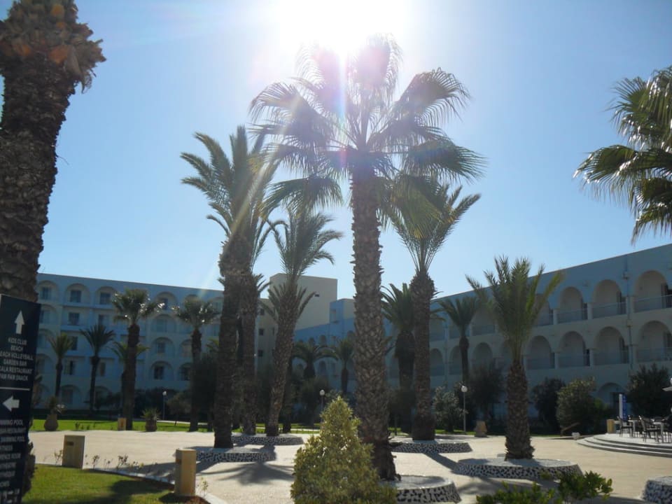 Täglich El Mehdi Beach Resort