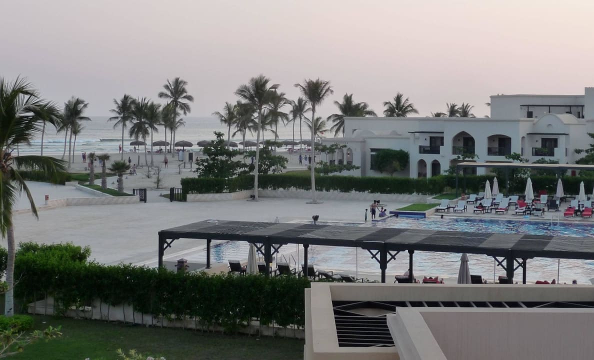 Pool mit Poolbar Salalah Rotana Resort
