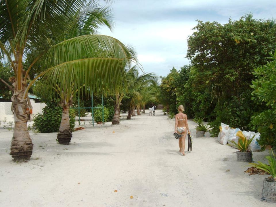 Straße auf Kuredu Kuredu Island Resort & Spa