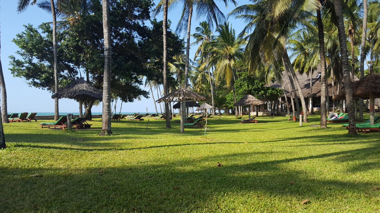 Gartenanlage Neptune Village Beach Resort & Spa