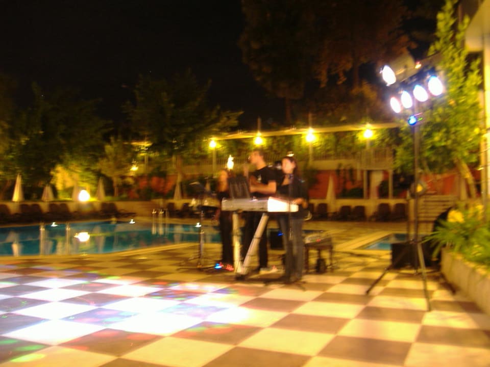 Live Musik Hotel Grand Okan
