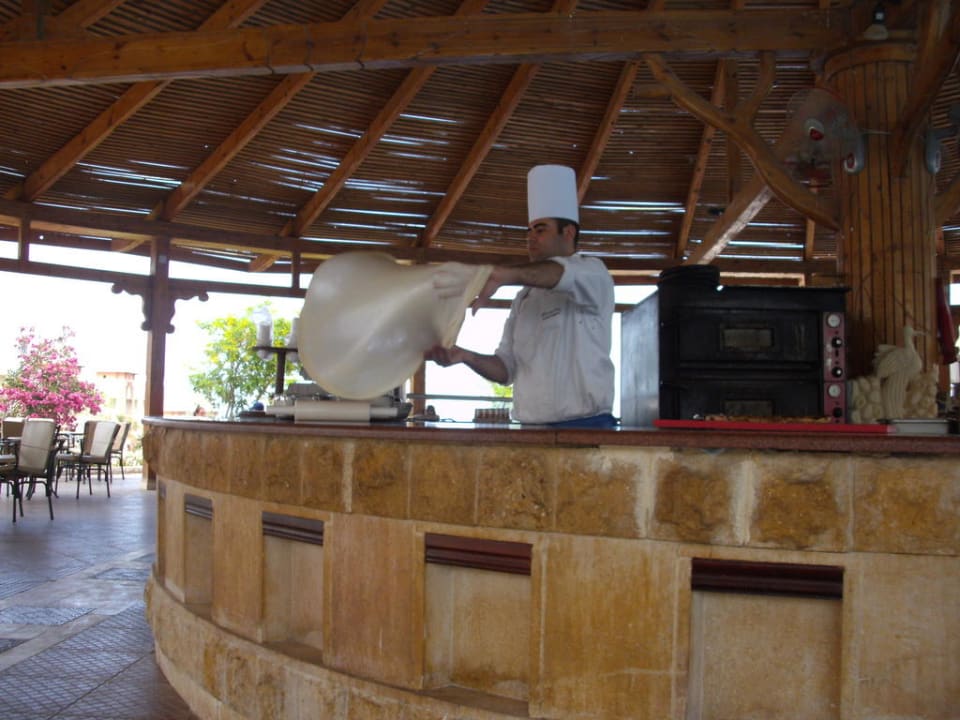 Pizza am Poolrestaurant selbstgemacht Serenity Alpha Beach