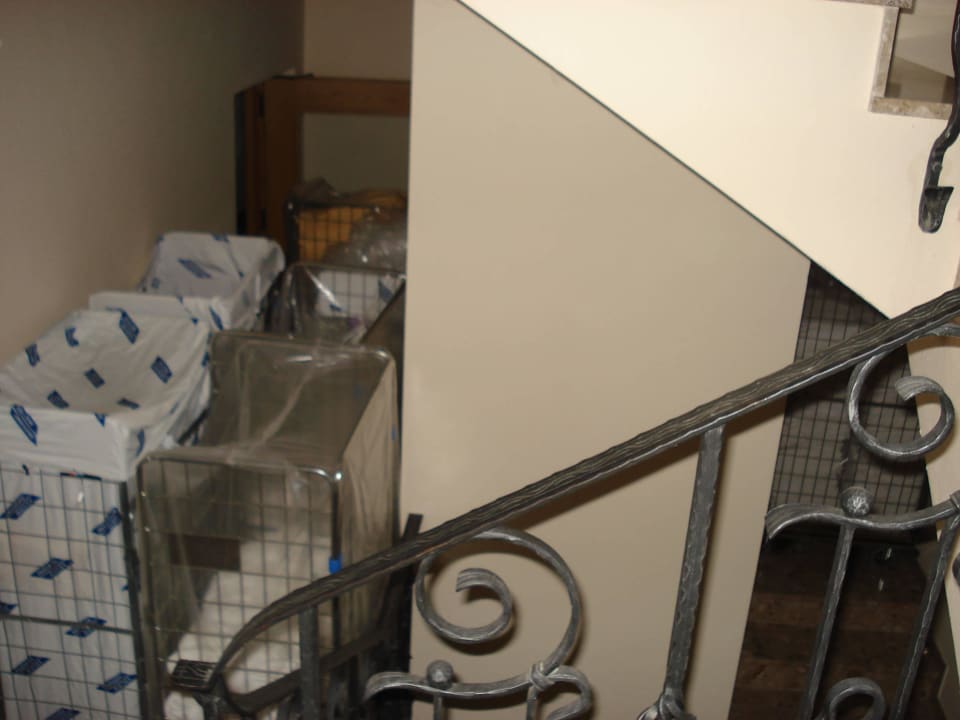 Zugestellter Fluchtweg im Schlössl Hotel Kohlerhof