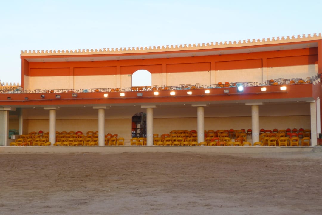  Freiluftarena mit Bühne und allen wichtigen Sehen Pickalbatros Alf Leila Wa Leila Resort - Neverland Hurghada