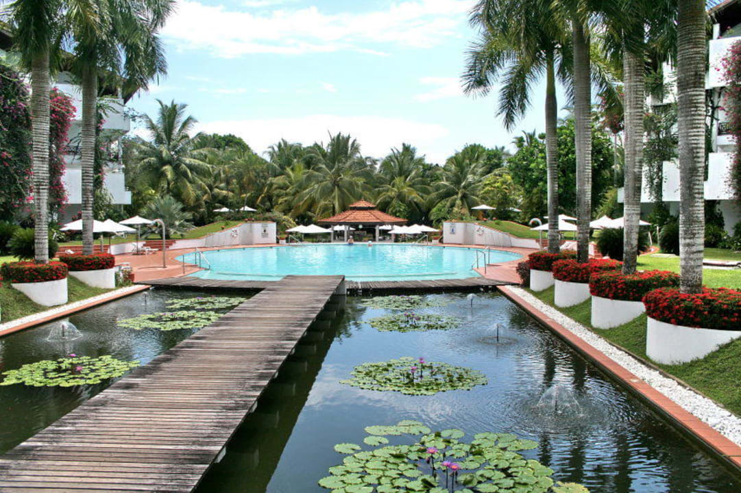 Blick auf den Pool Hotel Lanka Princess Ayurveda