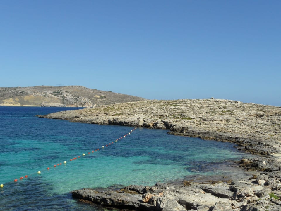 Unser Privatstrand gegenüber der Bungalowanlage Comino Hotel & Bungalows