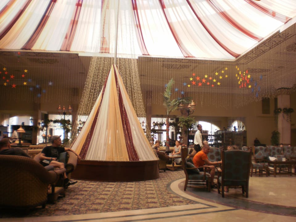 Красивый зал отеля Ali Baba Palace Resort