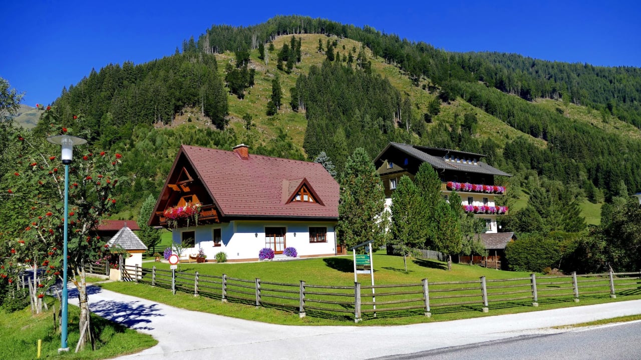 Außenansicht Gasthof Pension Appartements Zur Gams