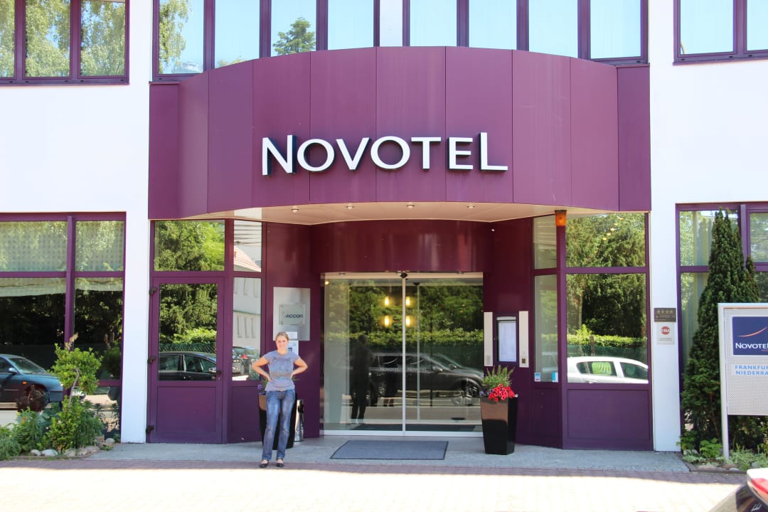 Hotel von Außen Essential by Dorint Frankfurt-Niederrad