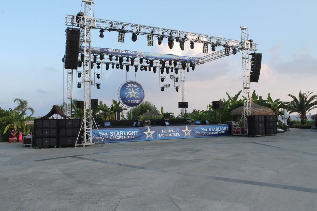 Concert-Area unten Starlight Resort Hotel
