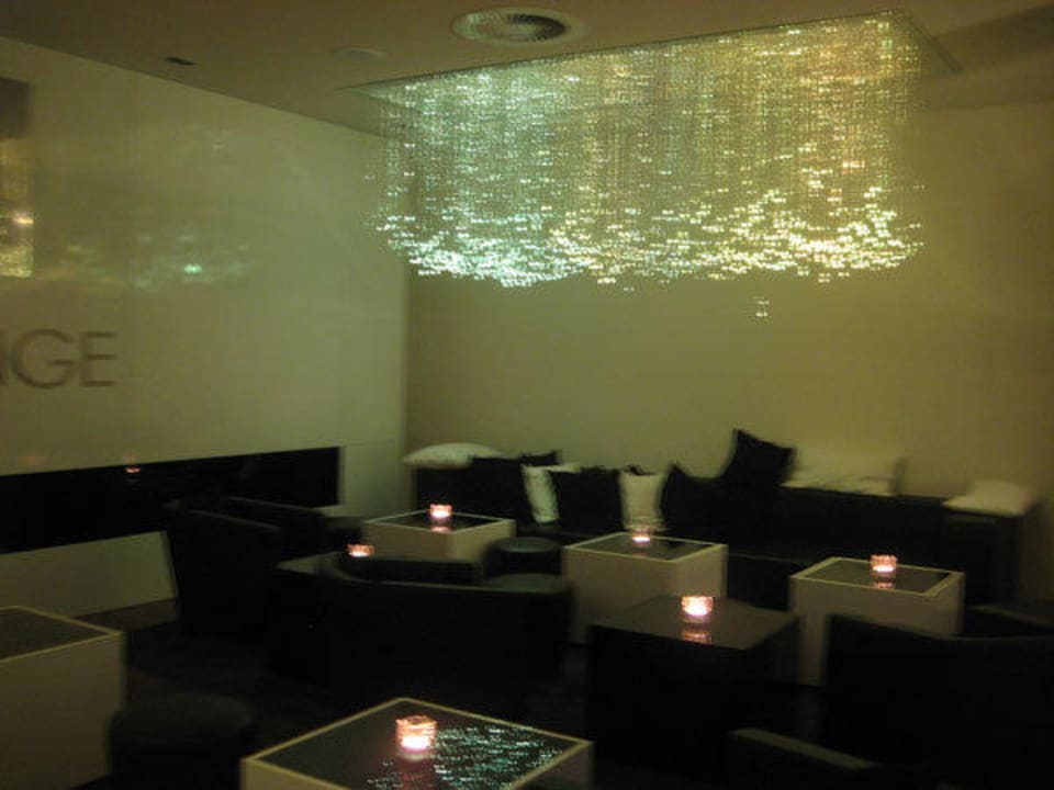 Lounge neben der Bar Holiday Inn - the niu, Fusion Hamburg St. Georg