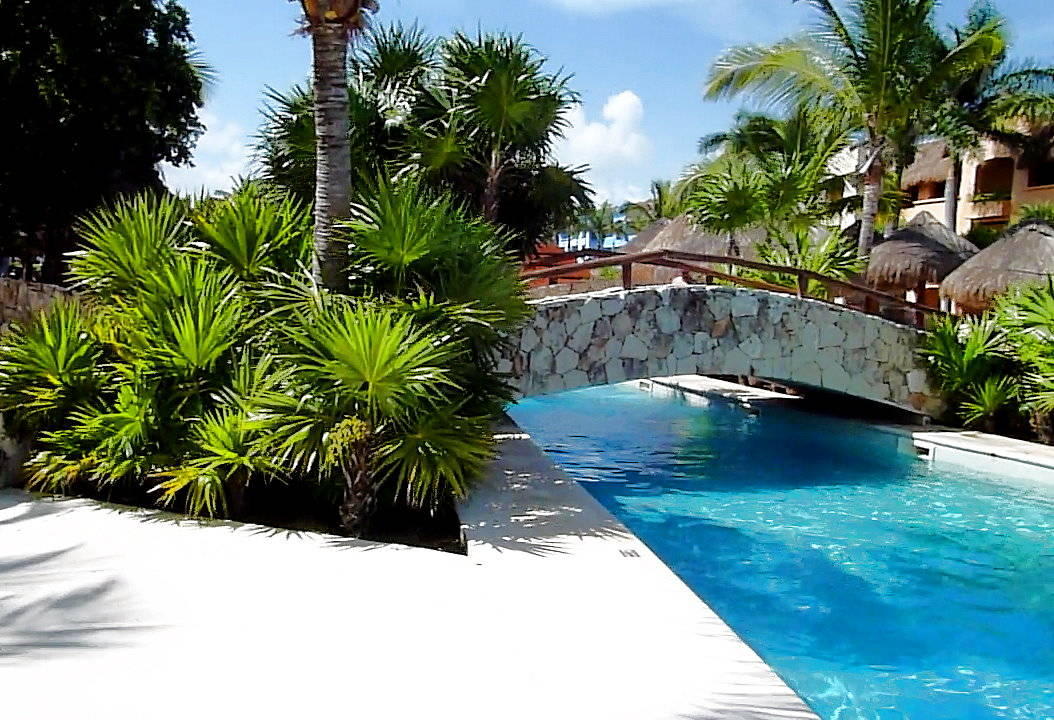 Eine Brücke Iberostar Selection Paraiso Maya Suites