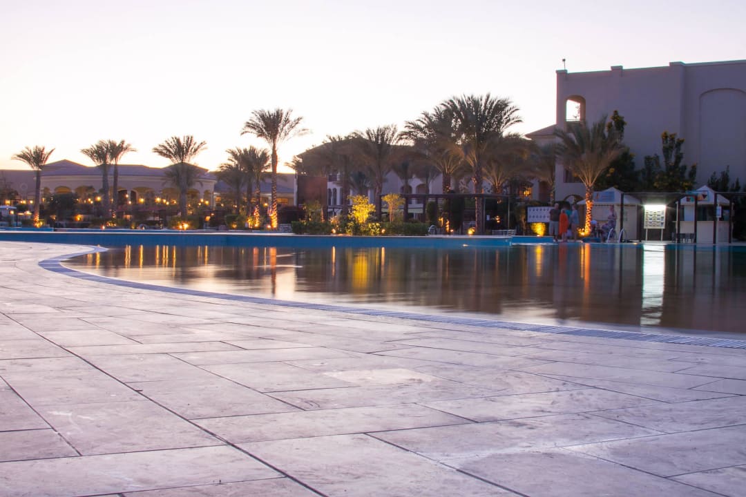 Бассейн JAZ Aquamarine Resort