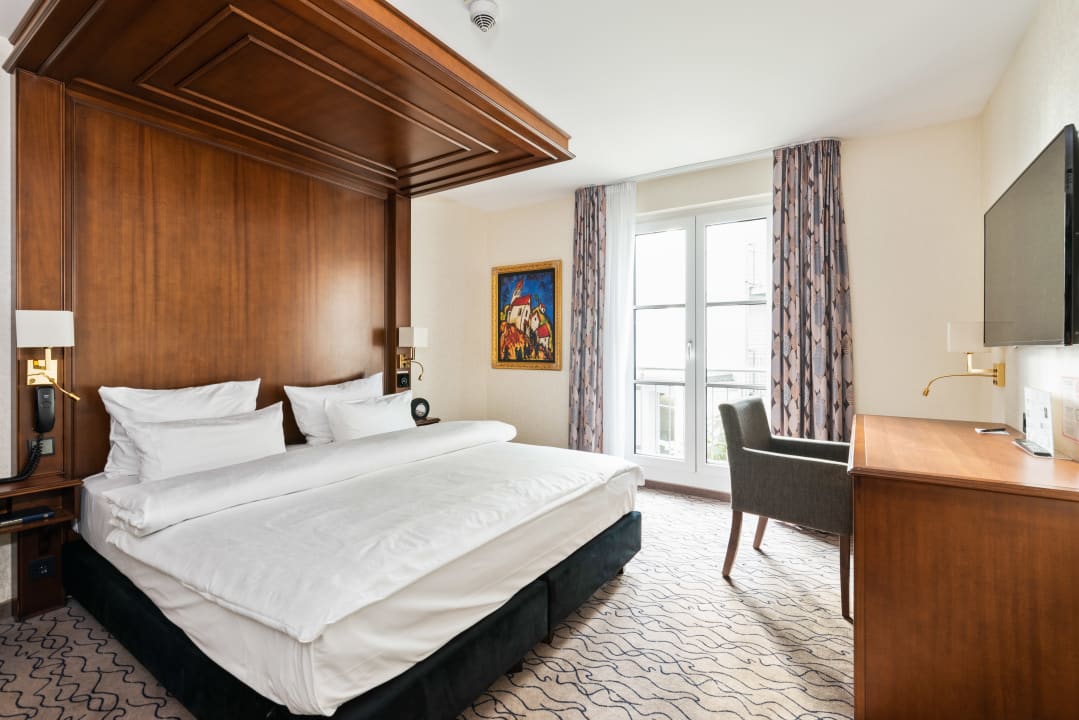 Zimmer AdvaStay by KING's
