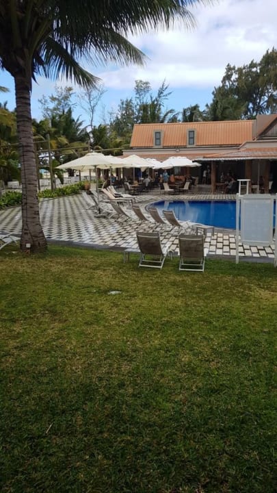 Pool Crystals Beach Resort Belle Mare, a member of Radisson Individuals