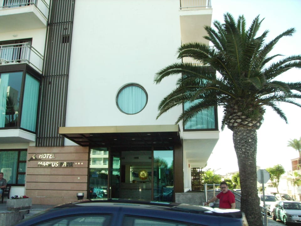 Hoteleingang Ilusion Markus & Spa