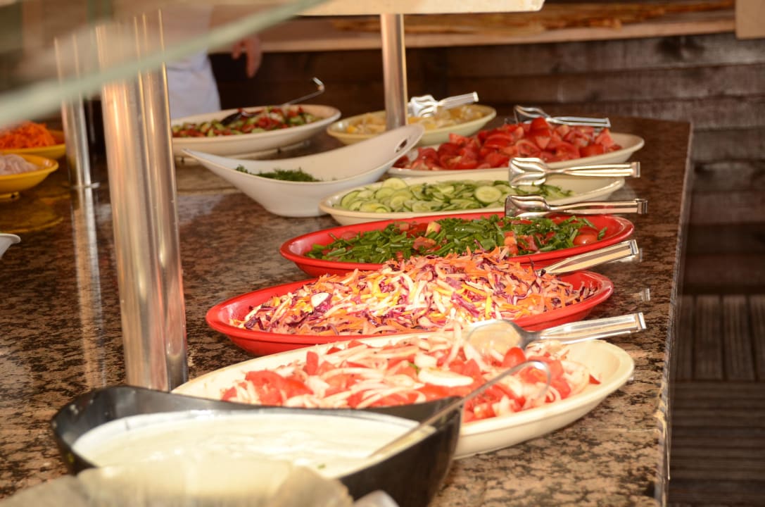 Salatbüffet an der Strandbar Seher Resort & Spa