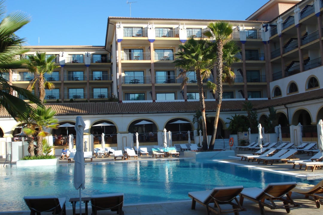 Pool und Hotel TUI BLUE Isla Cristina Palace