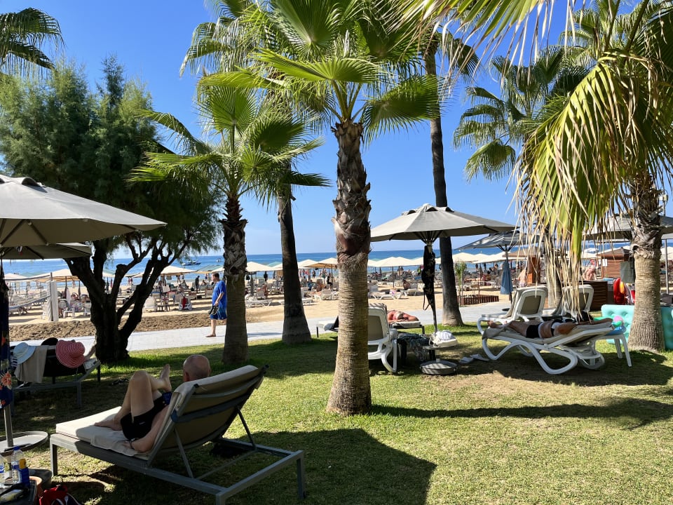 Strand Miramare Queen Hotel