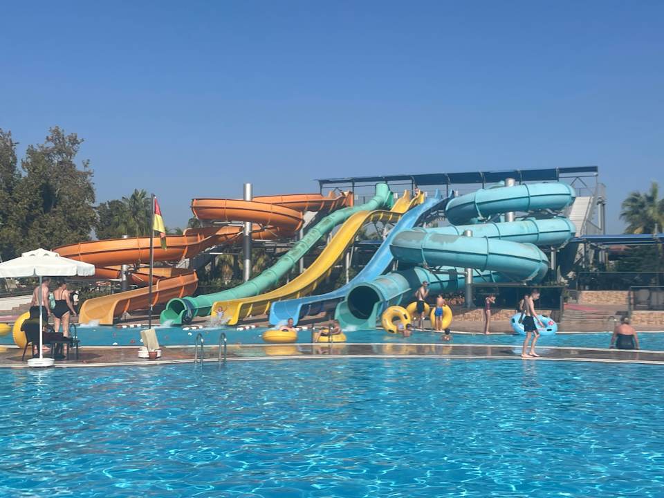 Pool VONRESORT Golden Coast