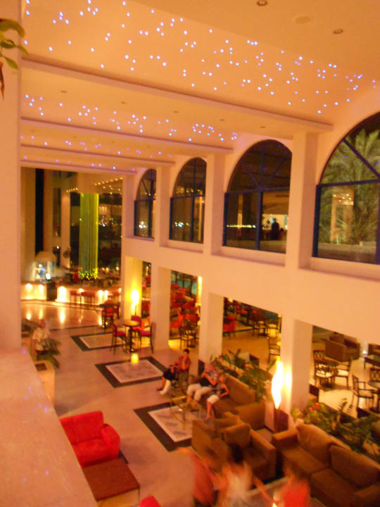 Im Hintergrund die Hauptbar Kresten Palace Hotel