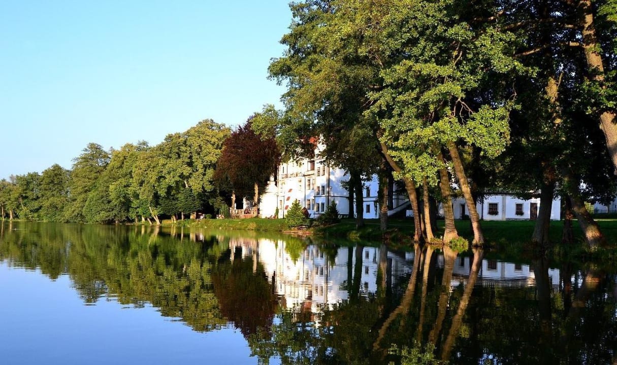 Widok z zewnątrz Podewils Schlosshotel