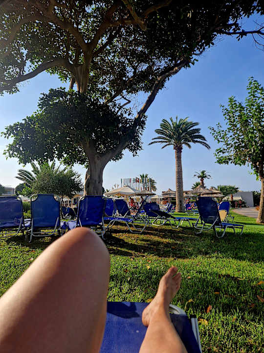 Gartenanlage Anissa Beach & Village
