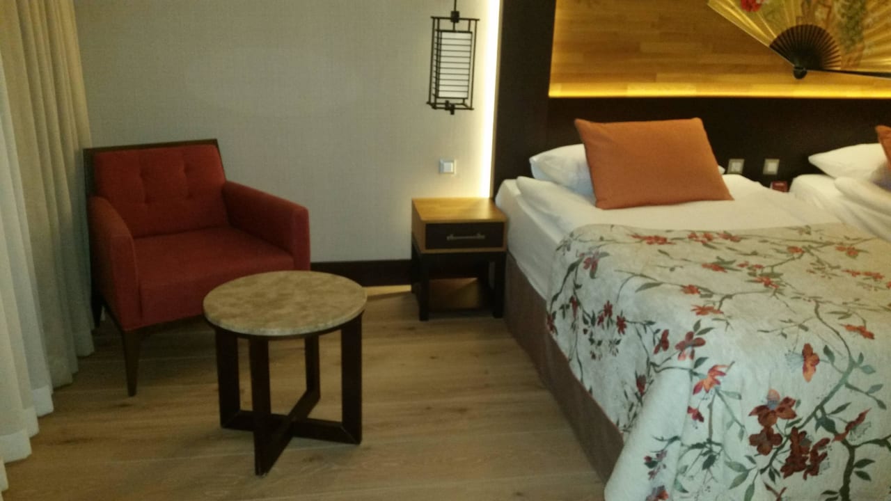Sitzgelegenheit am Bett Limak Lara Deluxe Hotel & Resort