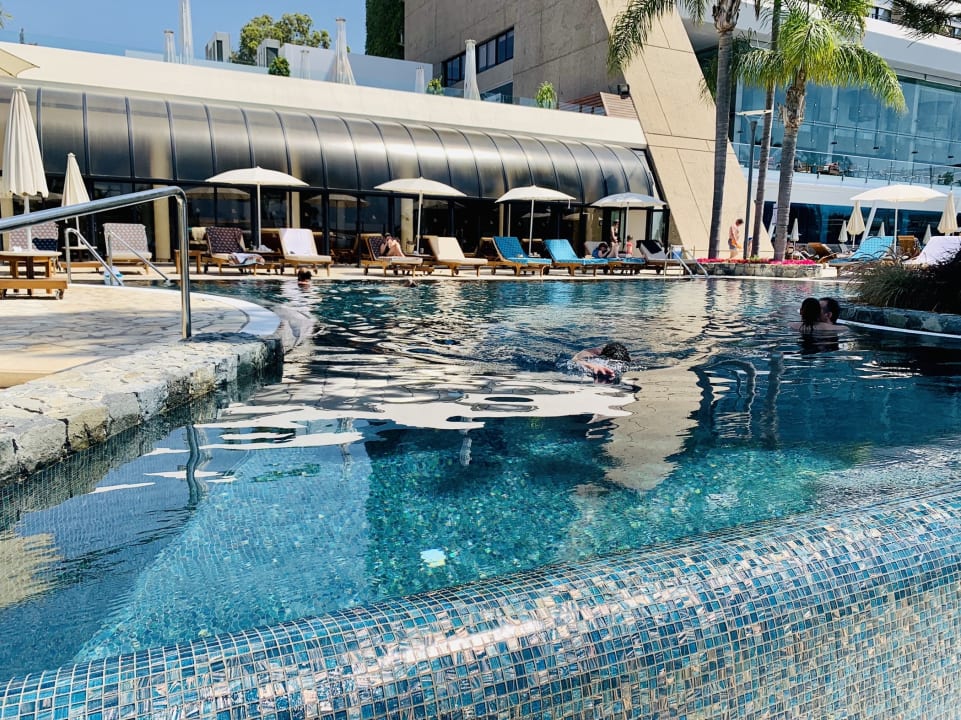 Pool Amathus Beach Hotel Limassol