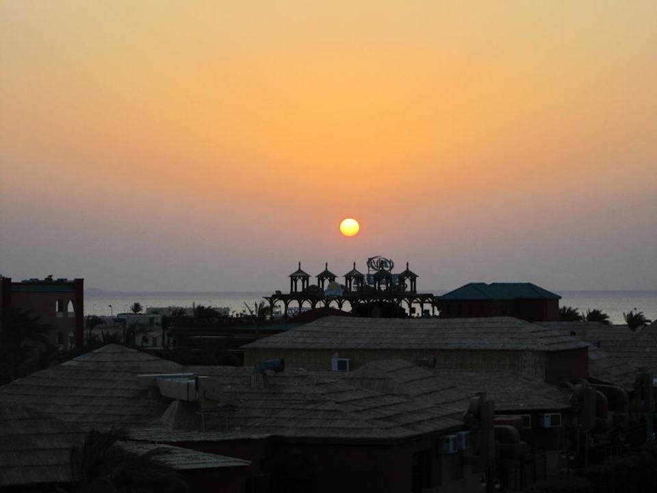 Sonnenaufgang von unserem Balkon aus Pickalbatros Aqua Vista Resort - Hurghada
