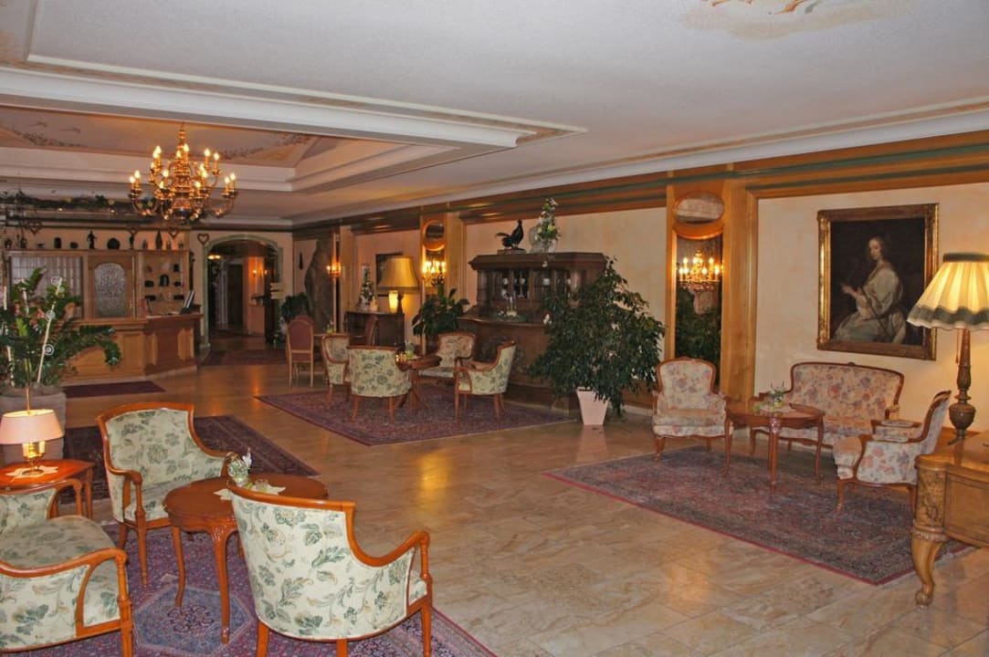 Schöne Ausstattung - hier Lobby Hotel Bergknappenhof