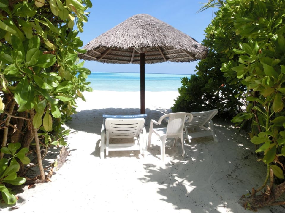 Strand Lagunenseite vor Bungalow 155 Sun Siyam Vilu Reef