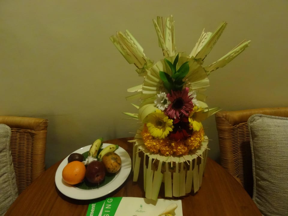 Blumenschmuck Puri Santrian