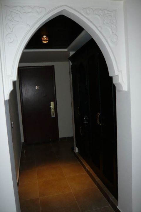 Kleiderschrank im Zimmer Pickalbatros Palace Resort