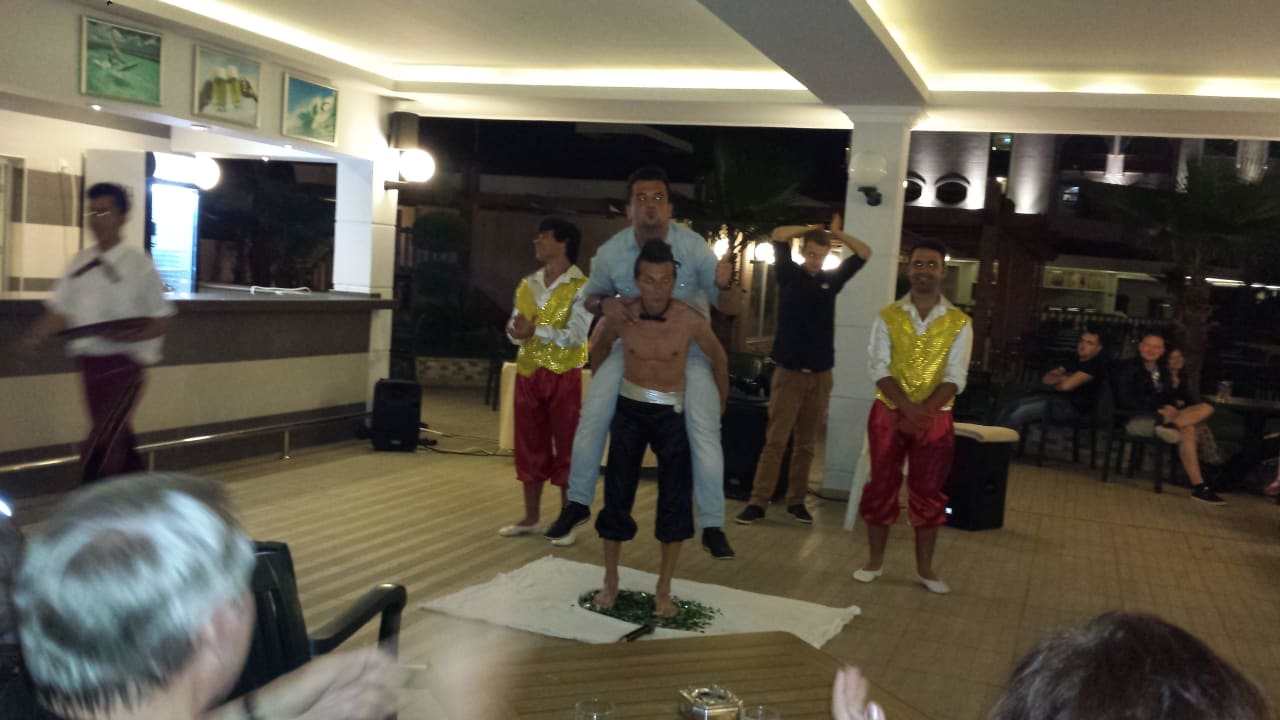 Der beste DJ Huckepack Dizalya Palm Garden