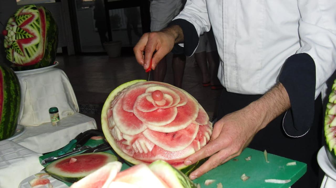 Frisch geschnitzte Melone Calimera One Resort Jockey
