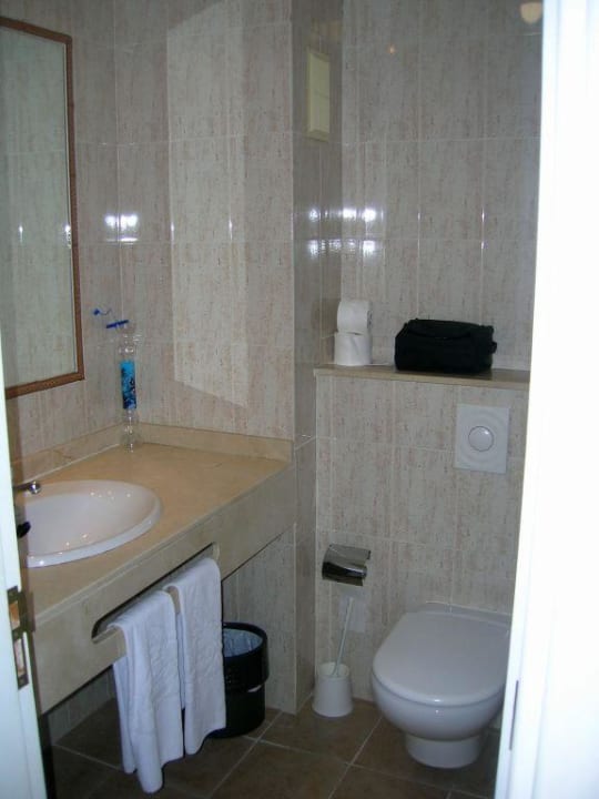 Bad mit Wanne, Dusche rechts (nicht abgebildet) Abora Buenaventura by Lopesan Hotels