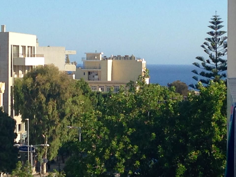 Blick vom Zimmer auf Strasse Galaxy Hotel Iraklion