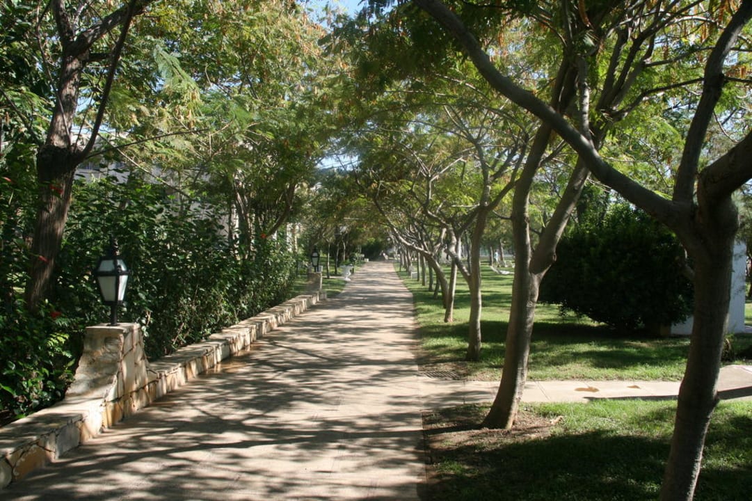 Wege im Alantur Labranda Alantur Resort